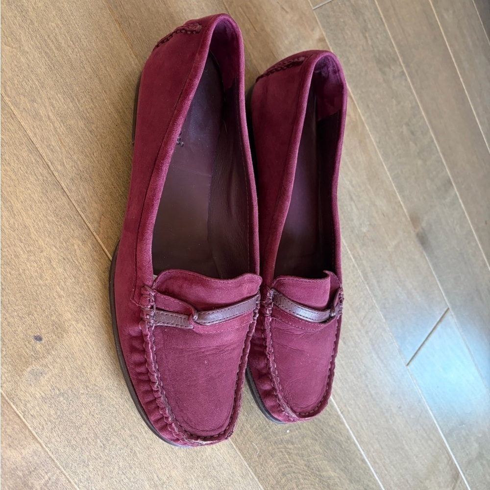 L.L. Bean Women's Deep Red Moccasins new size 7.5M